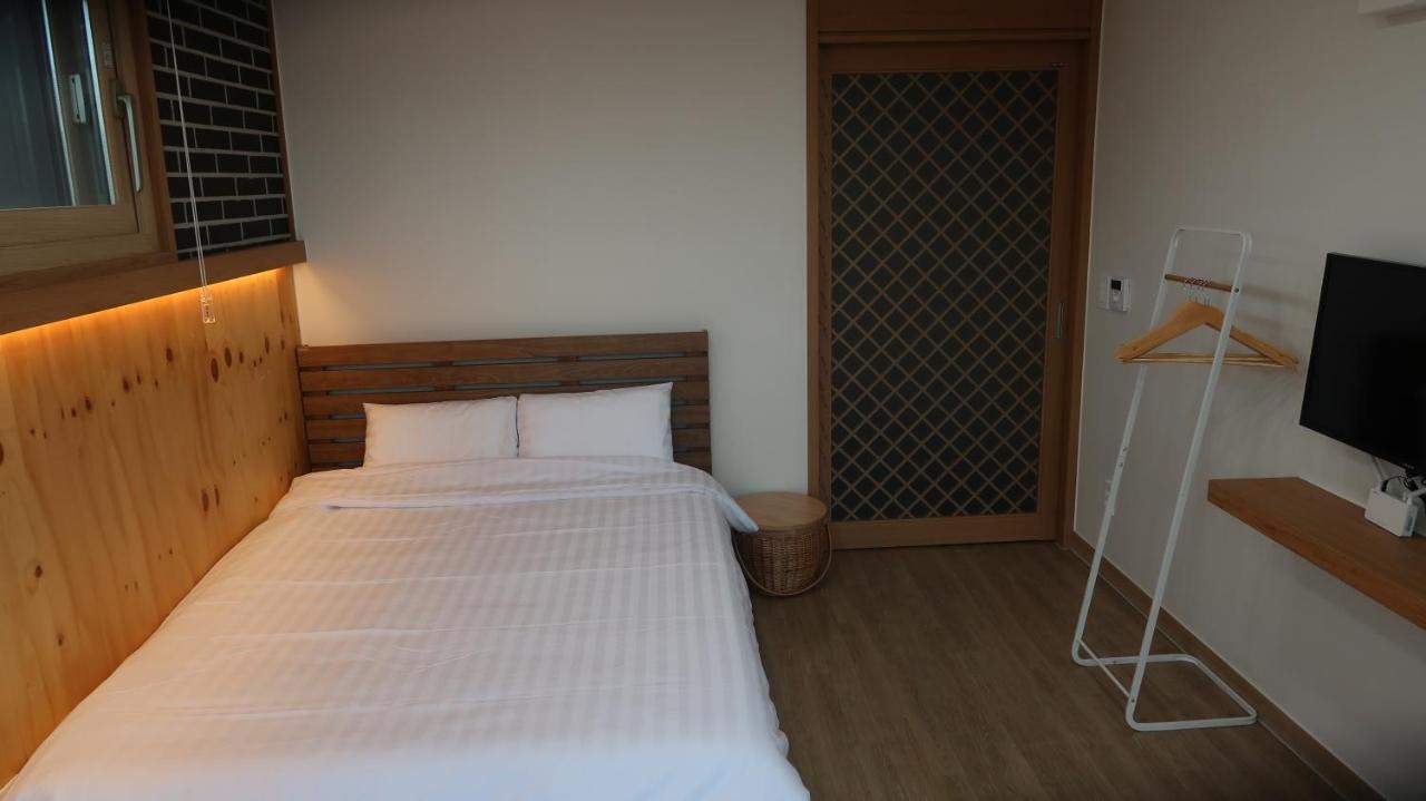 38Th Street Guesthouse Mokpo Exteriör bild