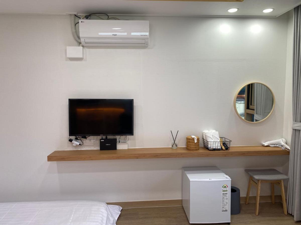 38Th Street Guesthouse Mokpo Exteriör bild