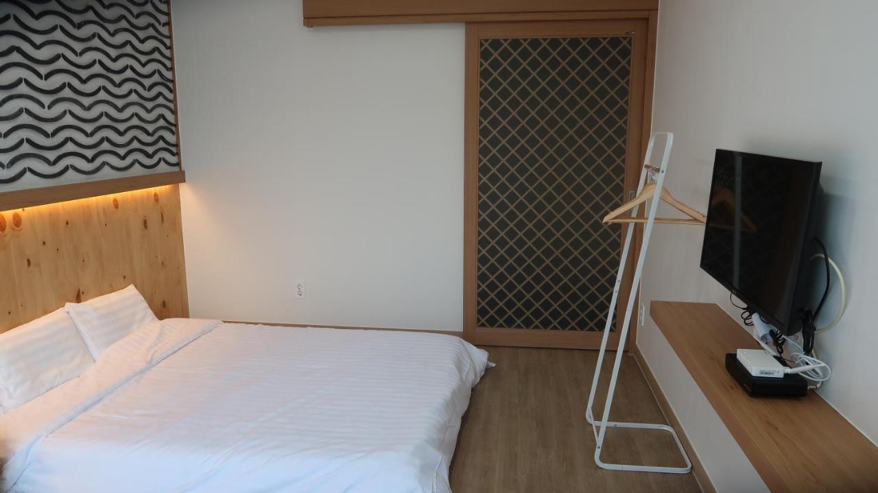 38Th Street Guesthouse Mokpo Exteriör bild