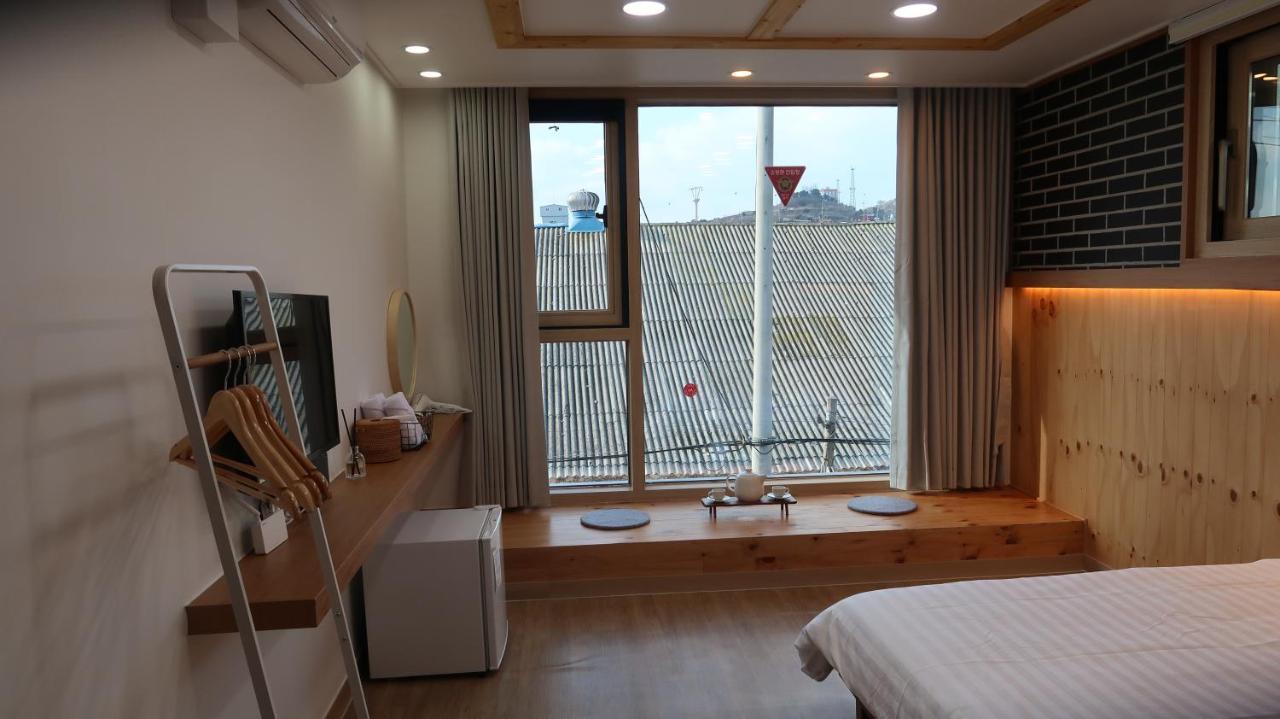 38Th Street Guesthouse Mokpo Exteriör bild