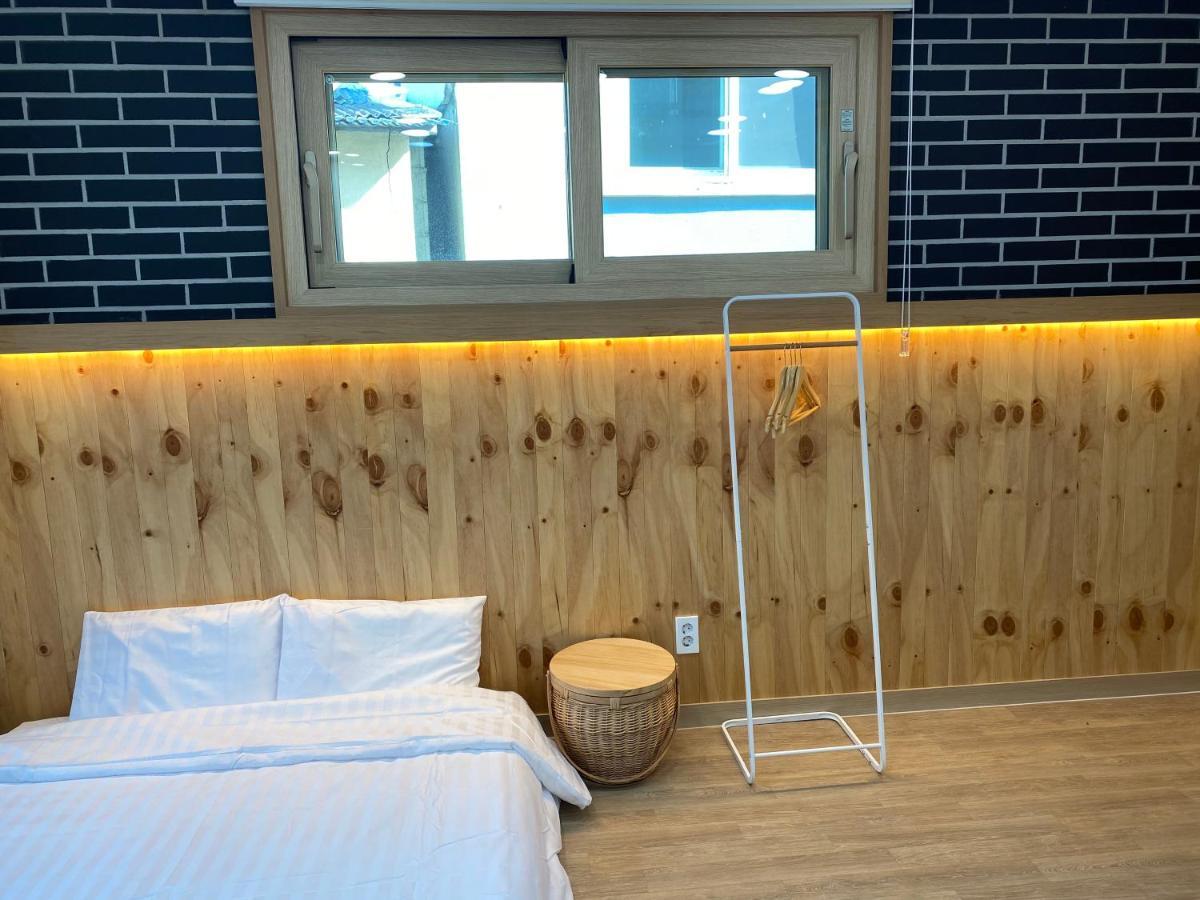 38Th Street Guesthouse Mokpo Exteriör bild