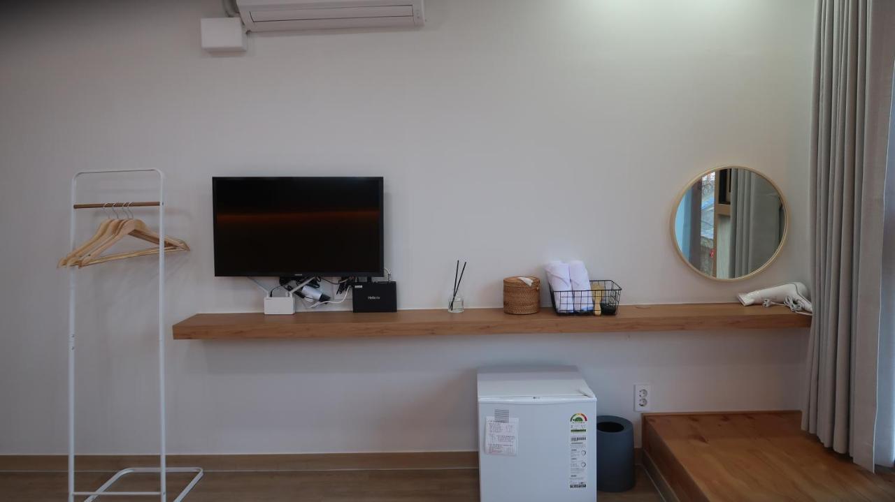 38Th Street Guesthouse Mokpo Exteriör bild