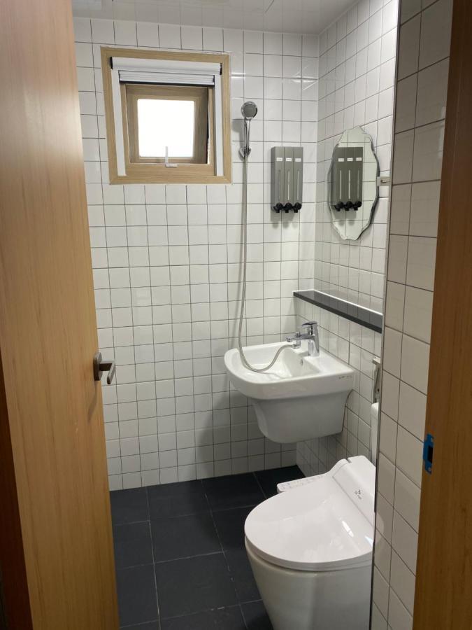 38Th Street Guesthouse Mokpo Exteriör bild