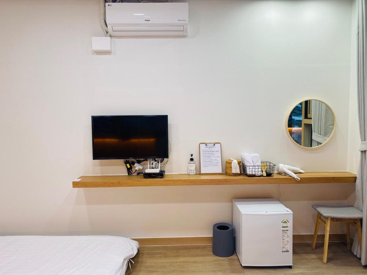 38Th Street Guesthouse Mokpo Exteriör bild